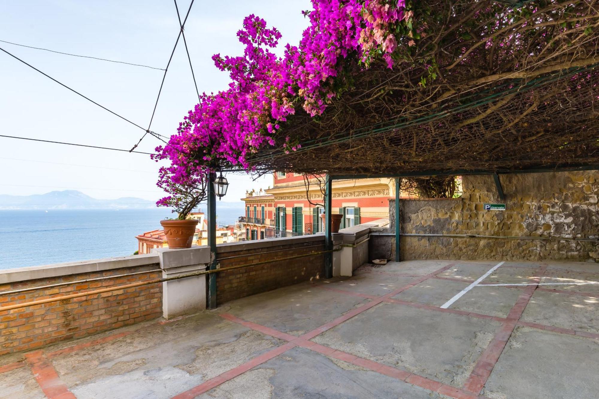 Villa Dolcevita With Parking By Napoliapartments Ngoại thất bức ảnh