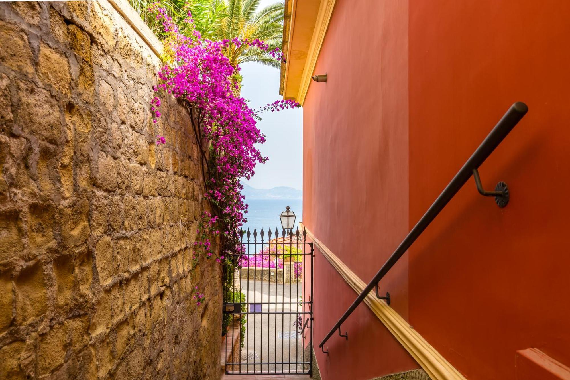 Villa Dolcevita With Parking By Napoliapartments Ngoại thất bức ảnh